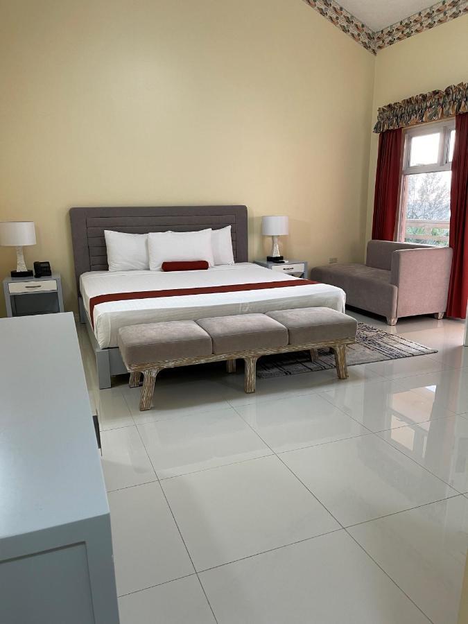 Hotel Grand A View Montego Bay Exterior photo
